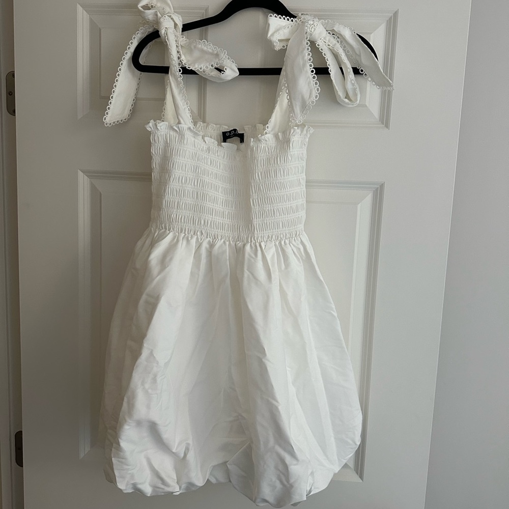 Tuckernuck white dress never worn